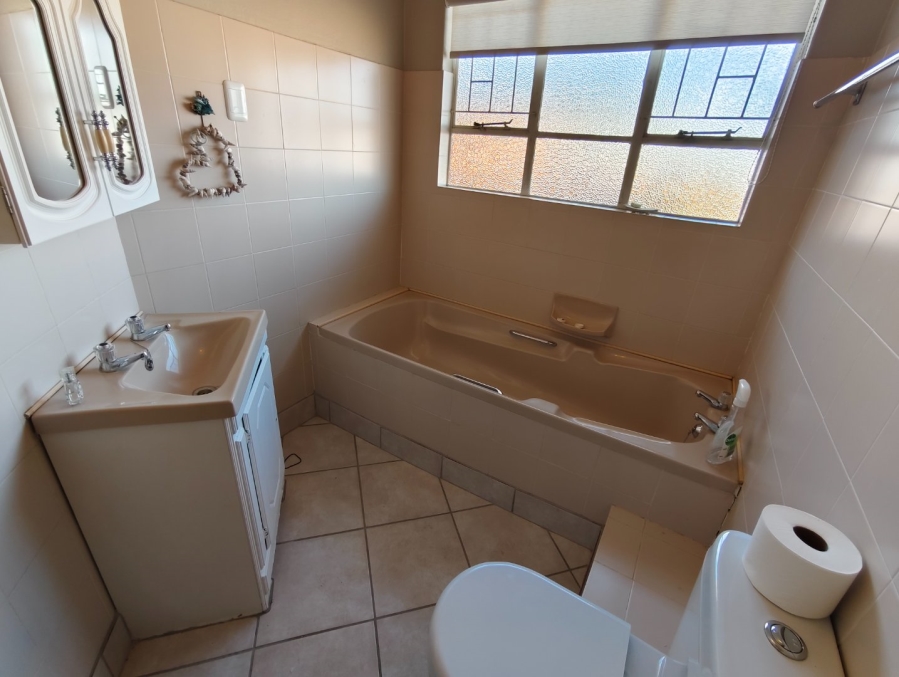 To Let 2 Bedroom Property for Rent in Langenhovenpark Free State